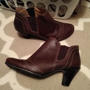 Not for sale. Bundled. Soft spots boots